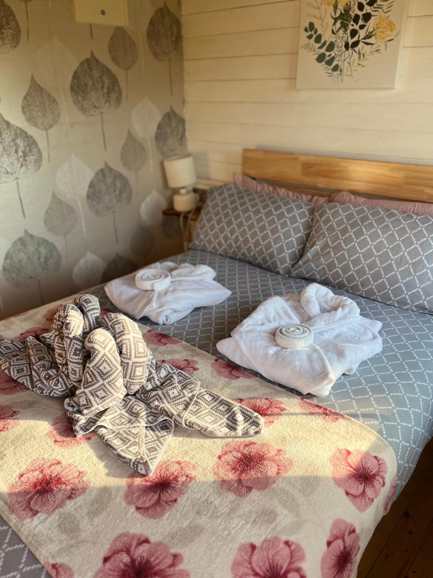 Ivy Rose Cabin No Hot Tub Bude Eksteriør billede